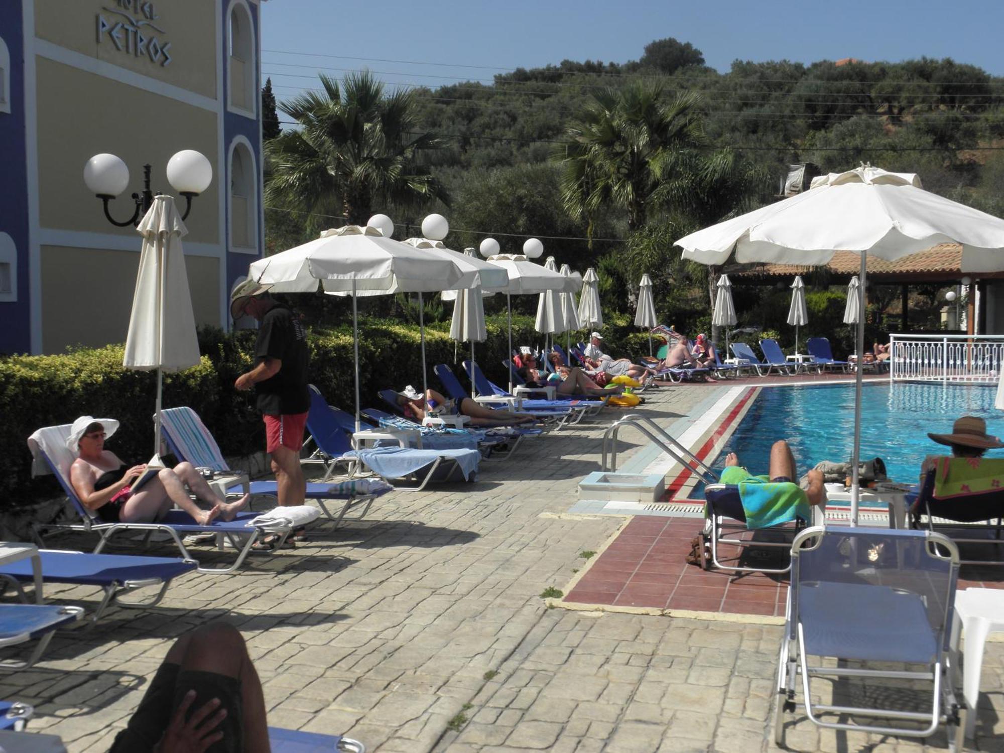 Hotel Petros Циливи Экстерьер фото